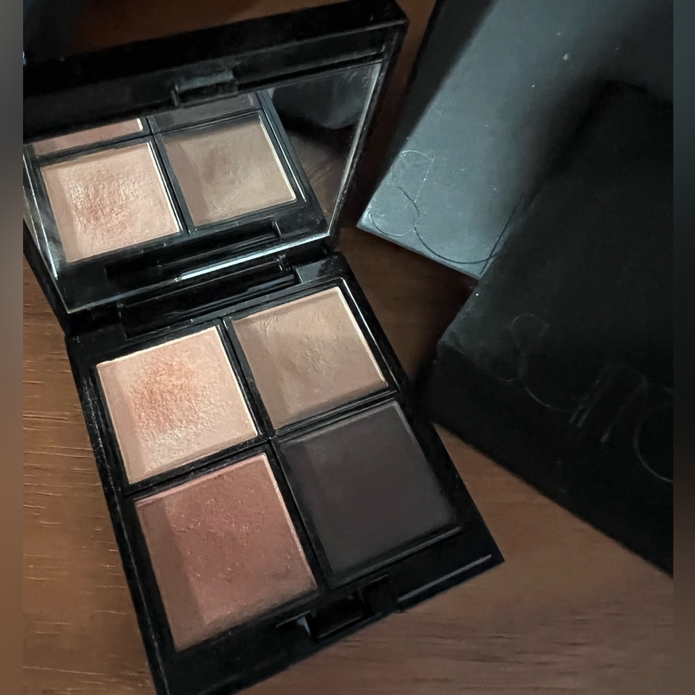 Surratt Beyond Beige eyeshadow palette. Gently used.